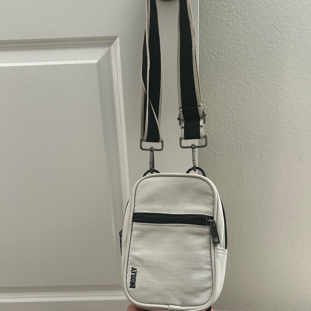 Brixley Off-White Crossbody Bag